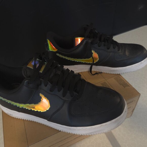 NIKE AIR FORCE 1 LOW BLACK IRIDESCENT PIXEL size 10.5 - Picture 4 of 10